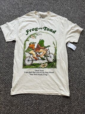 Frog and toad tee
